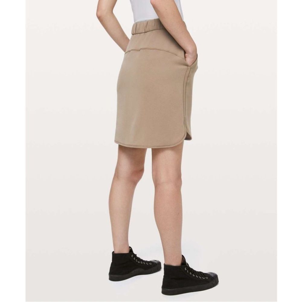 LULULEMON On The Fly Skirt Woven‎ Wrinkle Free Unlined Frontier Size 6 - Picture 2 of 8
